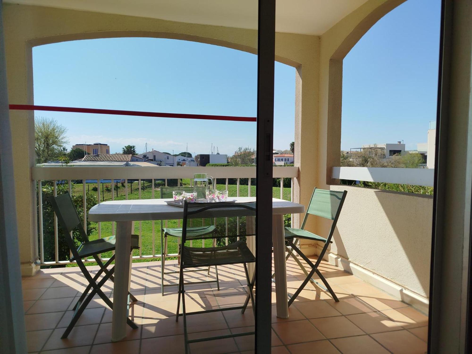 Cadre Verdoyant Proche Pour Ce T2 Avec Terrasse - 4car113 * Saint-Cyprien (Pyrenees-Orientales)